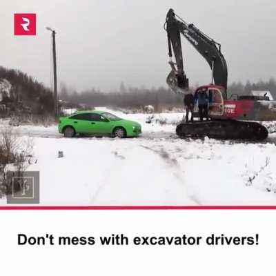 WCGW messing with excavator driver