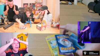 Triple reaccion al charizard full merecido folita FolaLove <3