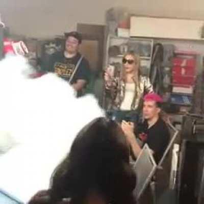 А сегодня дискотека!