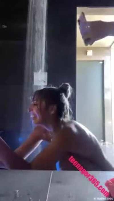 She pees while they record