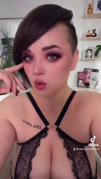 Just a friendly reminding @ladyvesperfindom