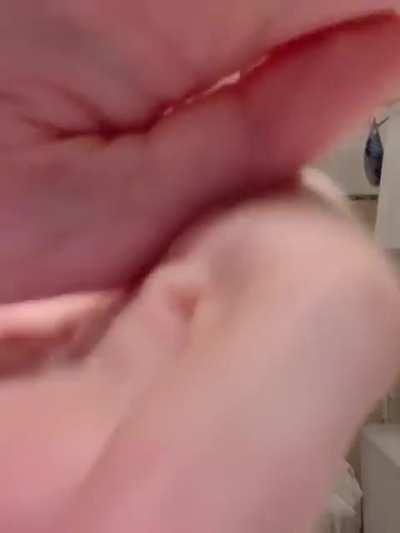 What would you do to my tiny body if you was here with me?😈