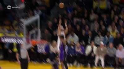 [Highlight] The Lakers successfully challenge the shooting foul call on Max Christie during Devin Booker's fadeaway shot (with replays). Reggie Miller explains why he thinks it is 