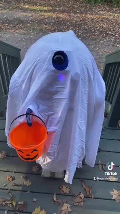 R2-DBoo is ready for Halloween!