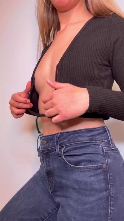 showing off my brand new 18f titties 