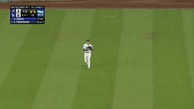 [Highlight] [Highlight] Joctober Pederson continues his reign with an RBI Single to make it 4-0 for the Braves