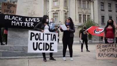 Mozi wannabe recitand setul de reguli de pe rromania, ca sa-si arate devotamentul...