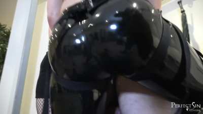 Shiny Leggings Strapon Fuck