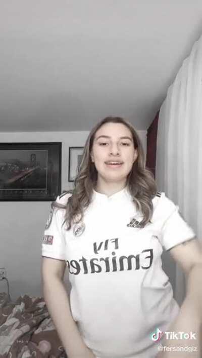 Ese es el video siganla y denle like