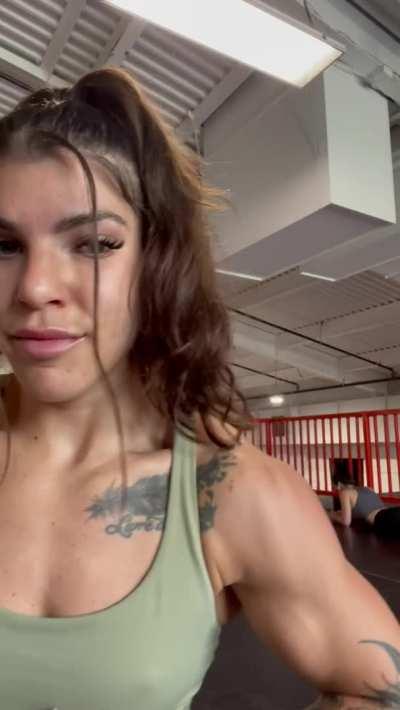 Titty flash at the gym