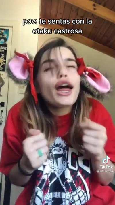 Pov: en sentas en la unica silla que queda libre en la clase