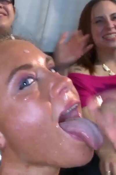 Who’s this excited cum catcher?