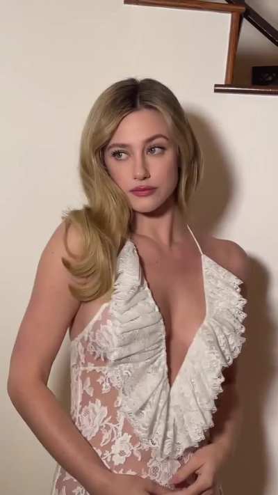Lili Reinhart