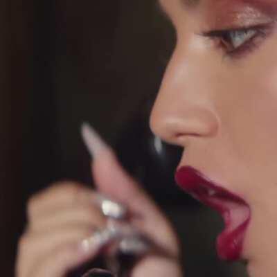 Everything looks better on you 😉😍