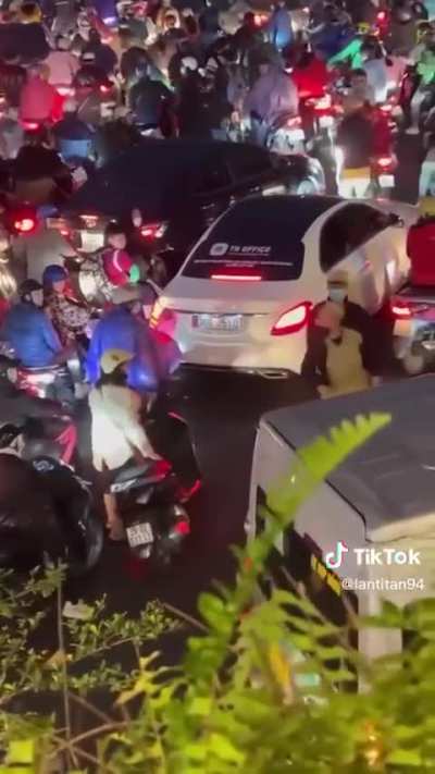 Thất học được trao quyền lực thì sẽ như thế nào