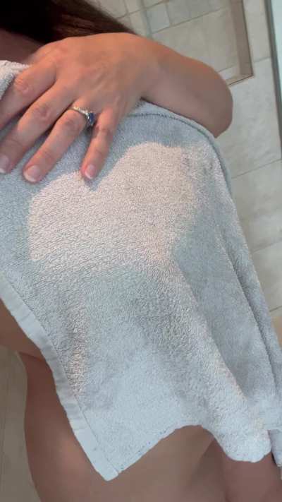 Oops I dropped my towel... get on your knees to pick it up and eat my pussy while you're at it!