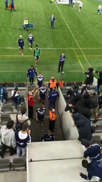 Victory players vs Victory supporters