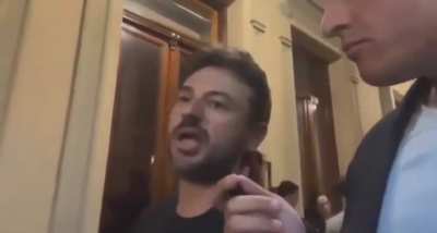 Juan Grabois se pone agresivo contra un periodista que le hizo una pregunta sobre la reforma laboral.