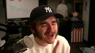 He do be moaning doe