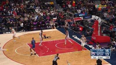 [Highlight] Daniel Gafford with the WINDMILL PUTBACK Dunk