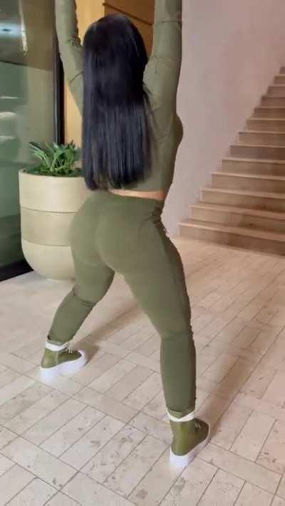 IM TRYNA HEAR IT CLAP !