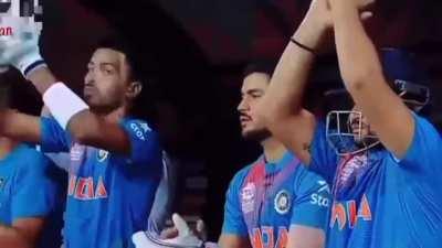 When you don't like your boss but you have to clap for him. Feat. Hardik Pandya.