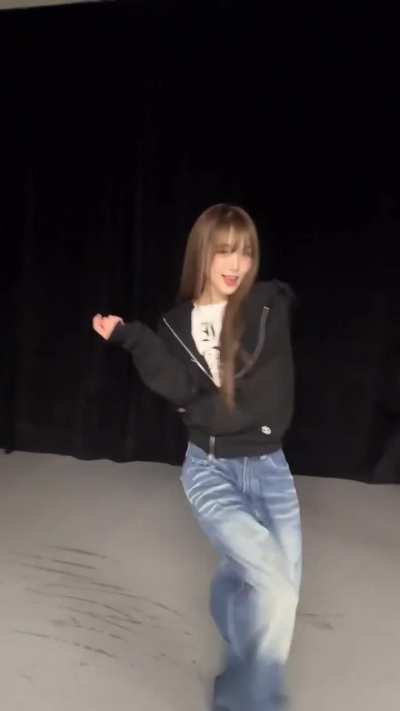 251025 Choi Yena (with WJSN Dayoung) - Being a Good Girl Hurts (Dance Challenge)