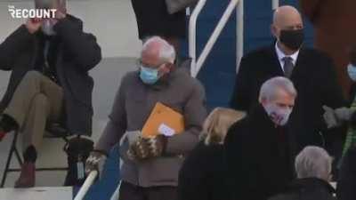 Bernie arrives at inauguration of the 46th President