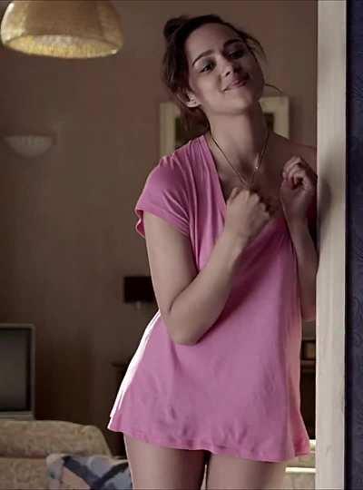 Nathalie Emmanuel pussy glimpse