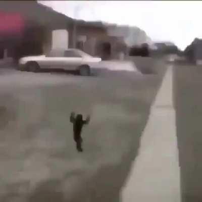 Monke saliendo de Latinoamérica, parece que por fin alguien lo consiguió 😎