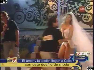 Gianella Morengo wardrobe malfunction on Chilean TV