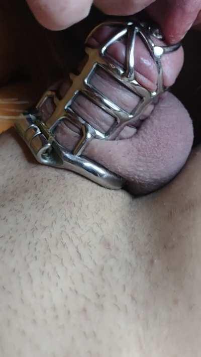 Some might say I have an oral fixation 😋. While he's locked up, I find ways to make do 🔐 (Sound on)