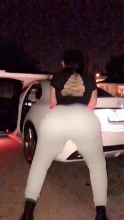 Well this was on her app a while back 🤔🍑