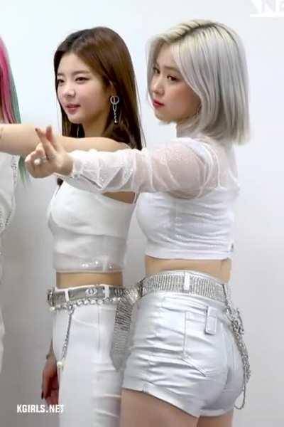 Ryujin’s booty 🍑 ft Lia