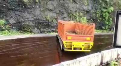 Индийский дрифт, бесмысленный и беспощадный