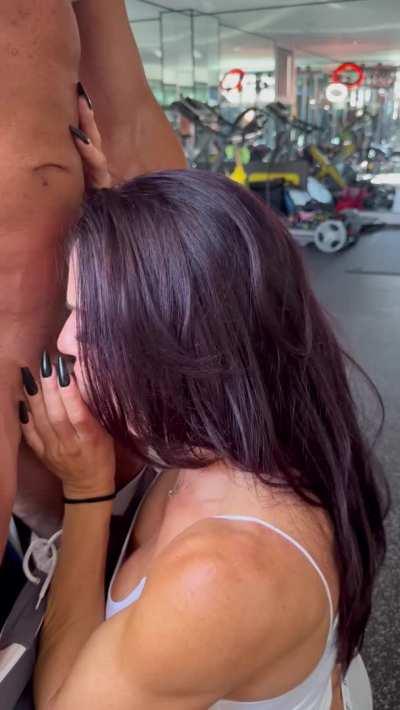 Secret gym blowjob…very deep cocksucking