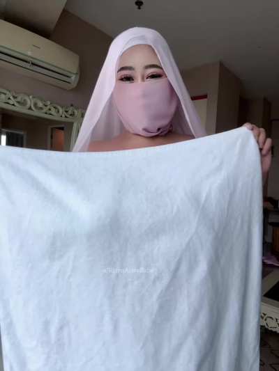 A rare towel drop