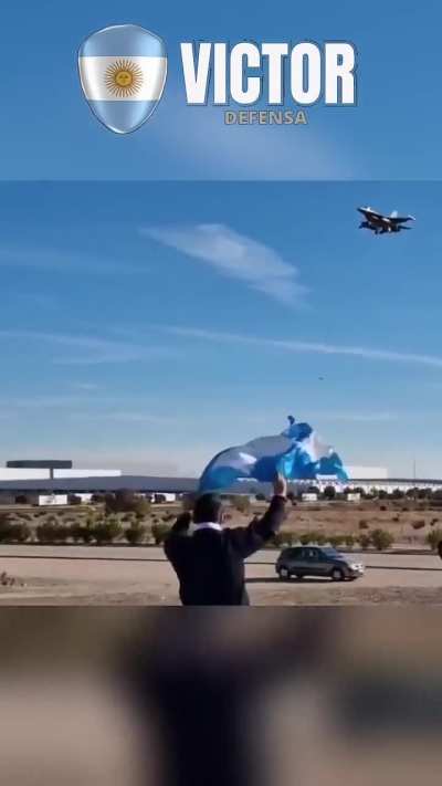 Los F-16 realizan su primera escala de camino a nuestro pais