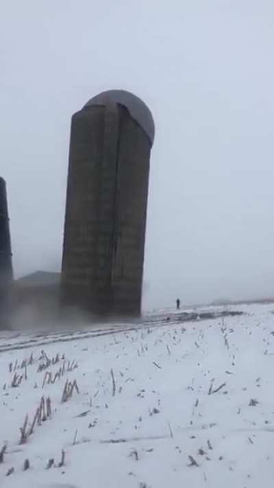 A building that disintegrated nicely