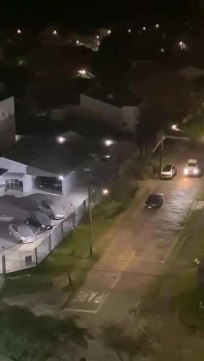 Confusão no Atuba, em Curitiba. Eletricidade no ar...