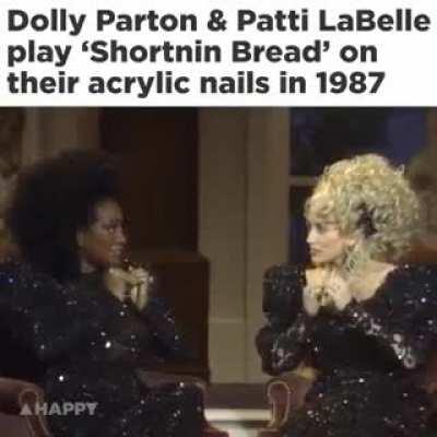 Dolly Parton & Patti LaBelle play 'Shortnin' Bread' on their Acrylic Nails in 1987