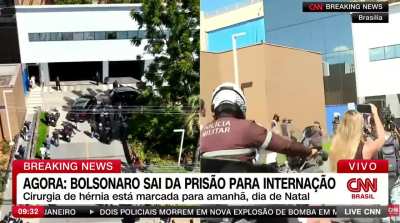 Jair Bolsonaro chegando ao hospital para internação