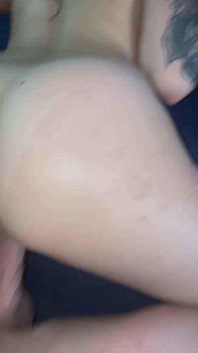 Her boyfriend gave her a promise ring. I promised to make her cum and it happened in 30 seconds