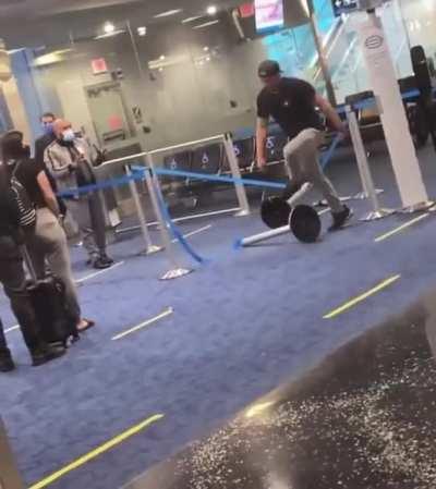 Anti-mask idiot goes batshit crazy at Miami airport