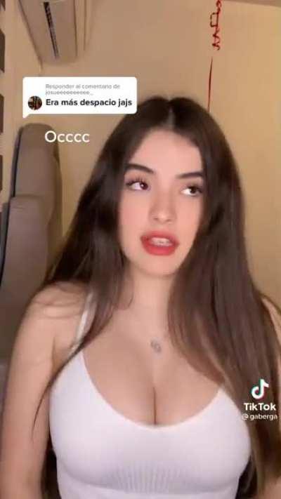 Le encanta hacerlas botar 🤤