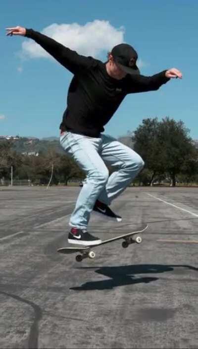 A textbook perfect 360 flip