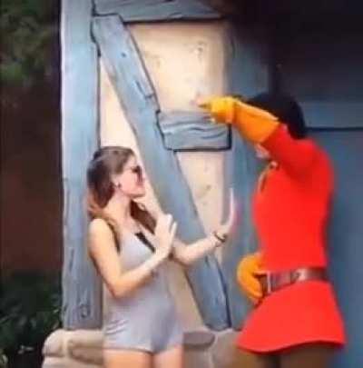 Entitled girl thinks the whole world is hers