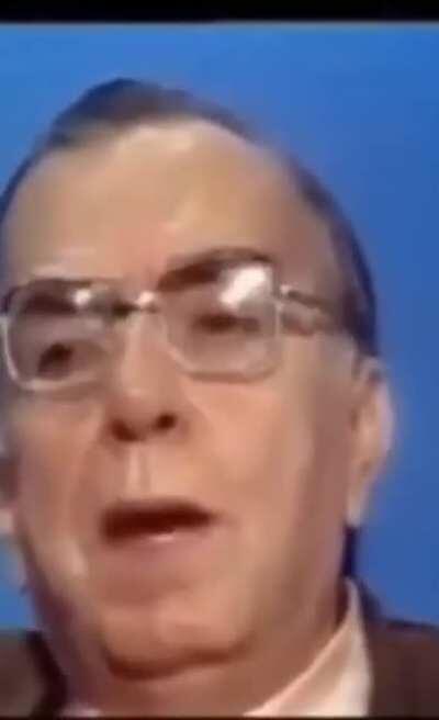 Com a palavra: Chico Anísio, Tom Jobim, Paulo Francis e Roberto Campos.