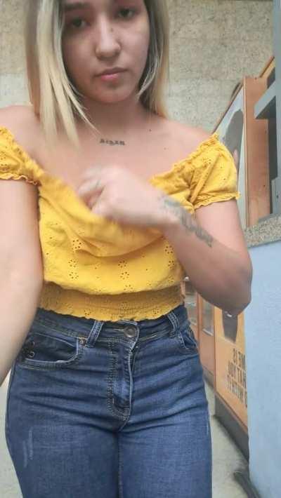 flashing just turns me on