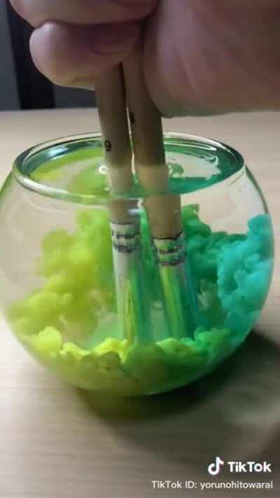 Брутальное мытьё кисточек